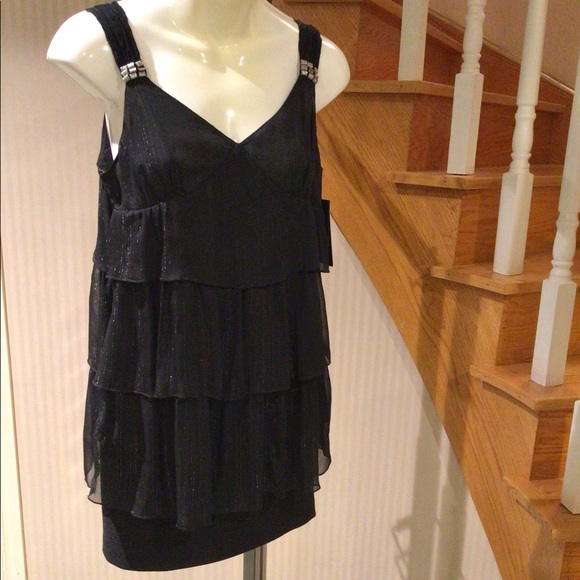 ⭐️⭐️HOST PICK⭐️⭐️NWT Black ruffle top with rhinestones on front straps - Picture 1 of 6